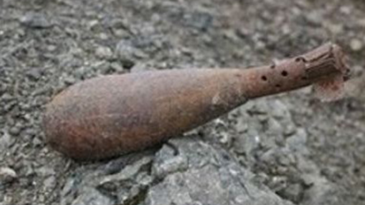 Κύπρος: Διακόσμησαν είσοδο πολυκατοικίας με βλήμα όλμου!