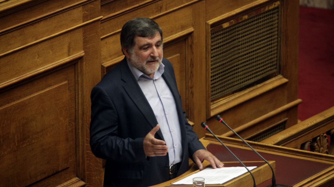 Κασσής: «Δίνω ψήφο εμπιστοσύνης γιατί ξέρω να κολυμπάω, όχι να πετάω»