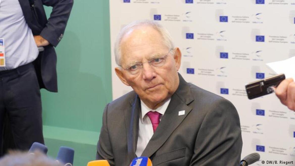 Σόιμπλε: Πρώτα η μείωση του χρέους και μετά βλέπουμε όλα τα άλλα