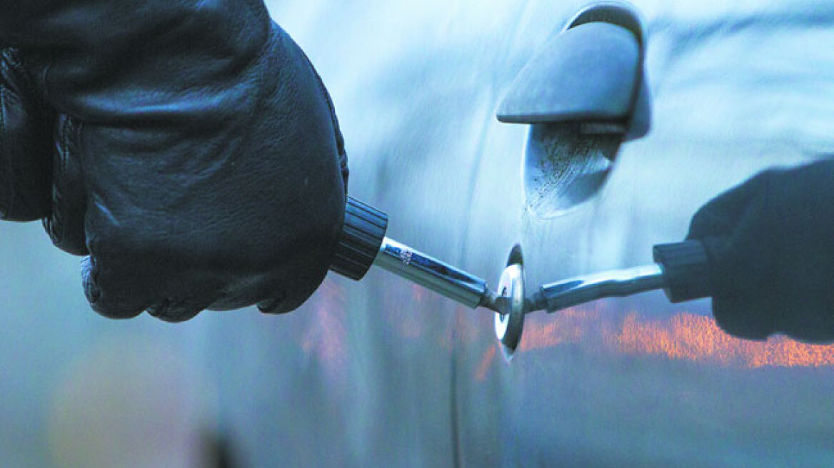 Προσπάθησε να μετατρέψει το αυτοκίνητο σε μολότοφ!