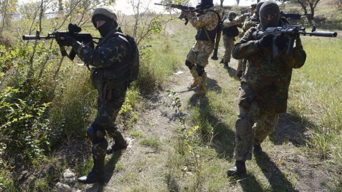 Ουκρανία: Περικυκλωμένοι από φιλορώσους 100 Ουκρανοί στρατιώτες στο Λουγκάνσκ