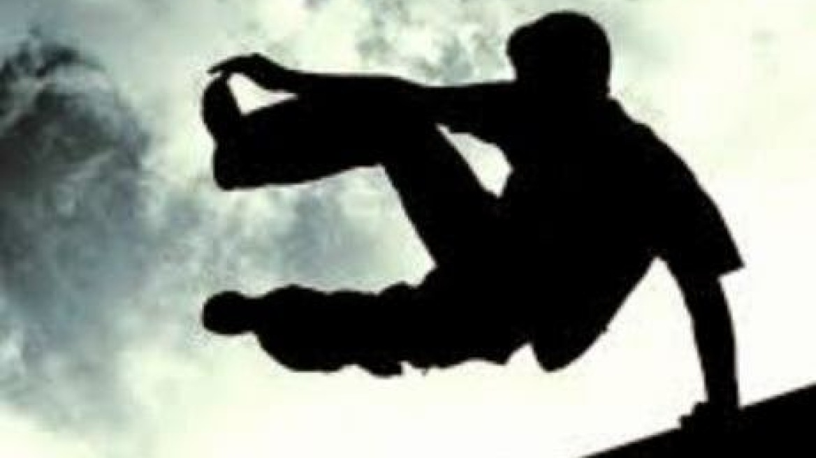 Καταδίωξη στις ταράτσες για διαρρήκτη εκκλησίας