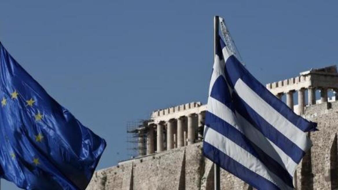 La Tribune: Η Ελλάδα παραπαίει εν μέσω πολιτικής κρίσης