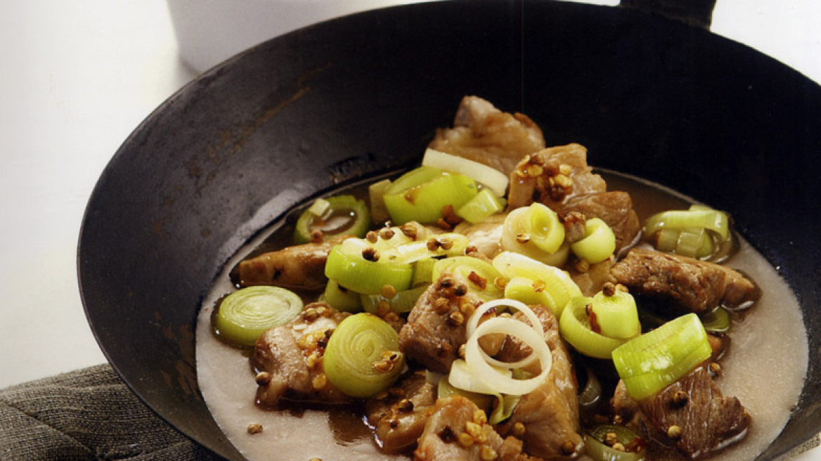 Πρασοτηγανιά με κόλιανδρο και μυζήθρα