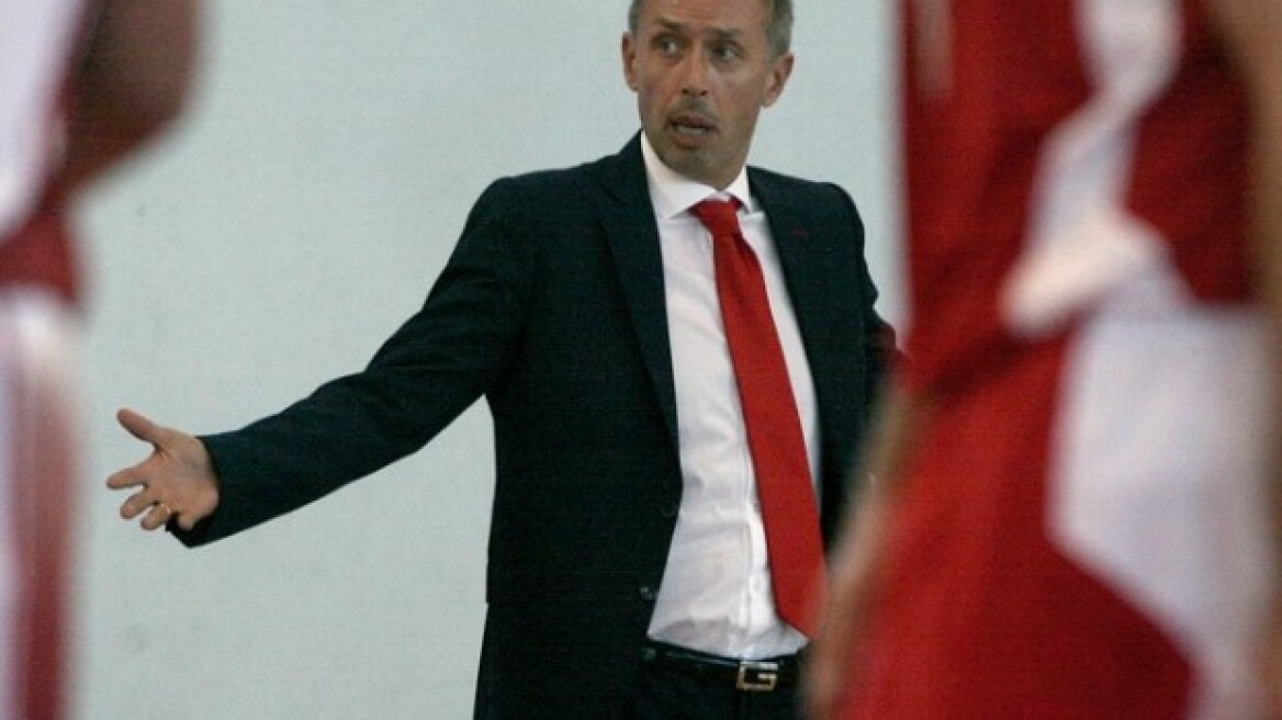 Τόμιτς μαινόμενος μετά την ήττα από την Κηφισιά