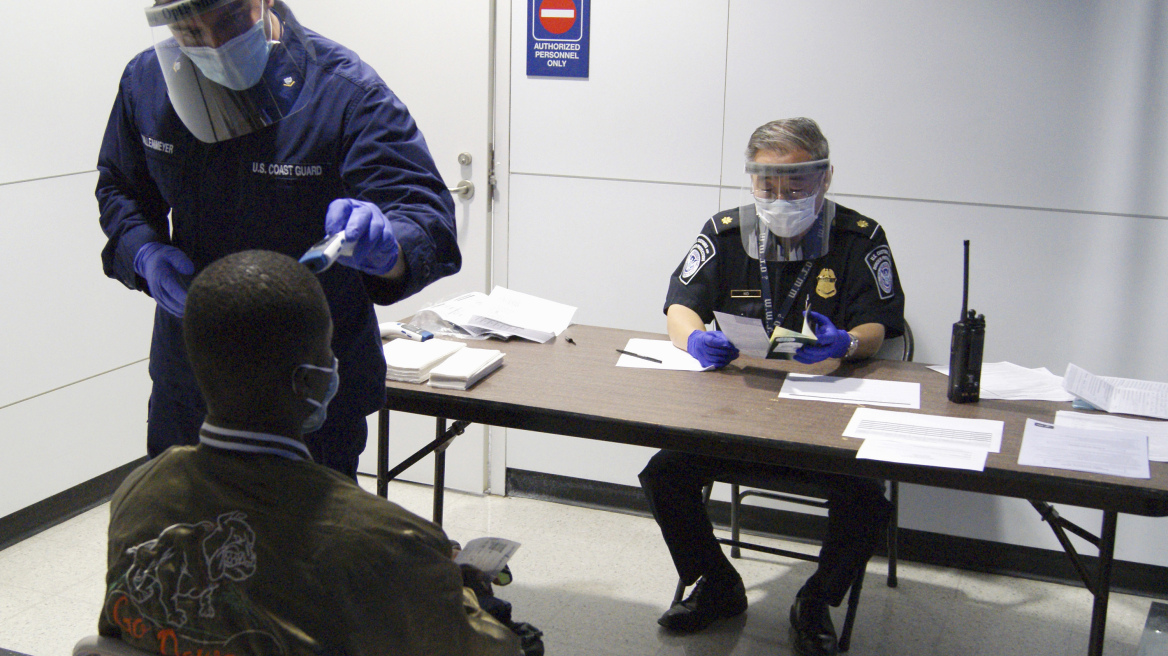 ΗΠΑ: Σε καραντίνα όλα τα άτομα «υψηλού κινδύνου» για τον Έμπολα