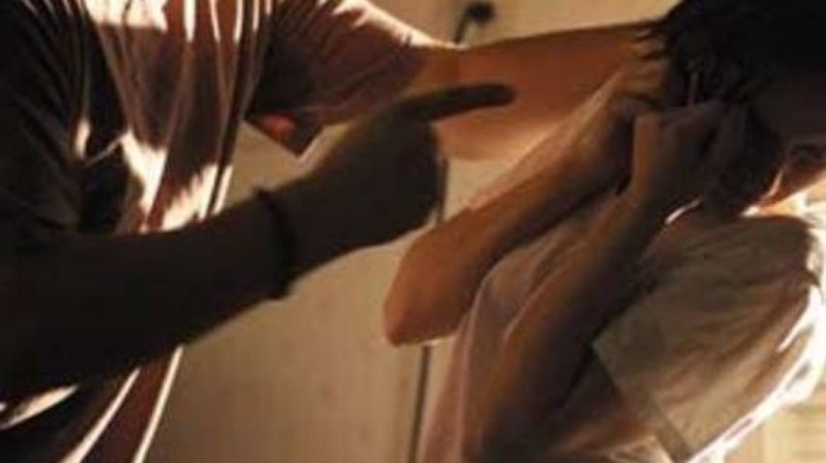 Μαγνησία: Τον χώρισε και την έκανε μαύρη στο ξύλο!