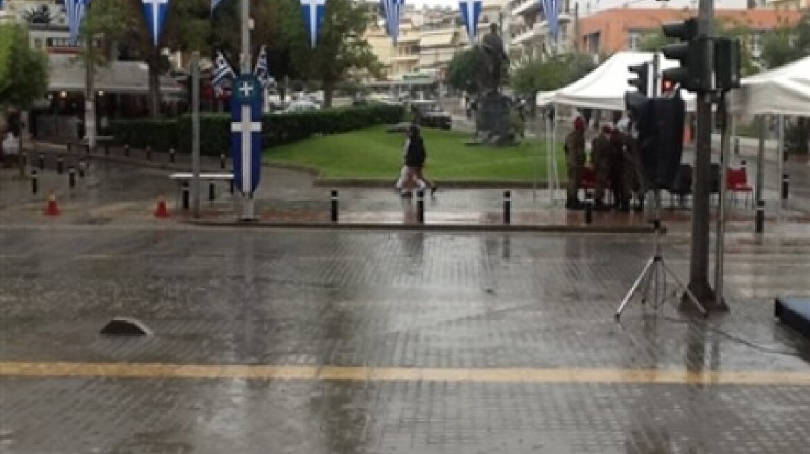 Ρέθυμνο: Ματαιώθηκε η παρέλαση λόγω βροχής