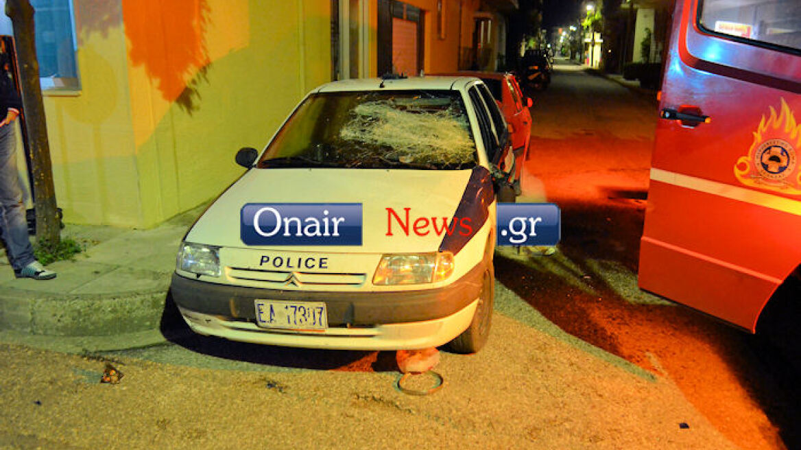 Μεσολόγγι: Κουκουλοφόροι έκαναν «γυαλιά καρφιά» το αστυνομικό τμήμα 