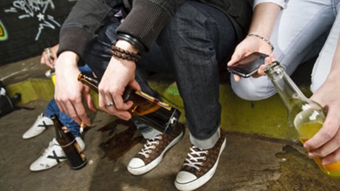 Το έτσουζαν με κλεμμένα ποτά οι ανήλικοι