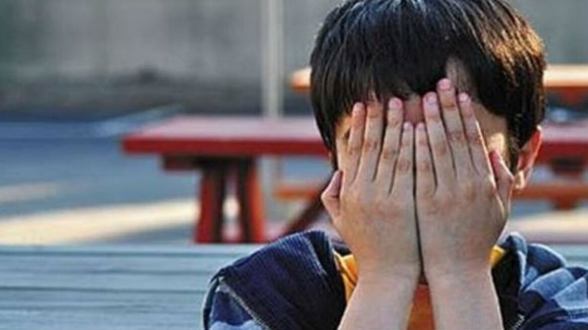 Πάτρα: Έδεσαν και έγδυσαν συμμαθητή τους σε σχολική εκδρομή