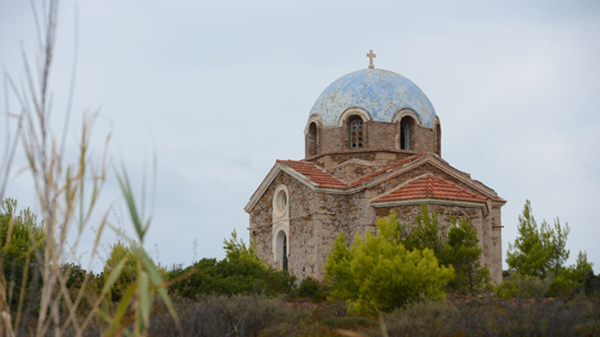 Χρυσοθήρες στο Σούνιο: Το κουτί με τον «θησαυρό» ήταν σκελετός!