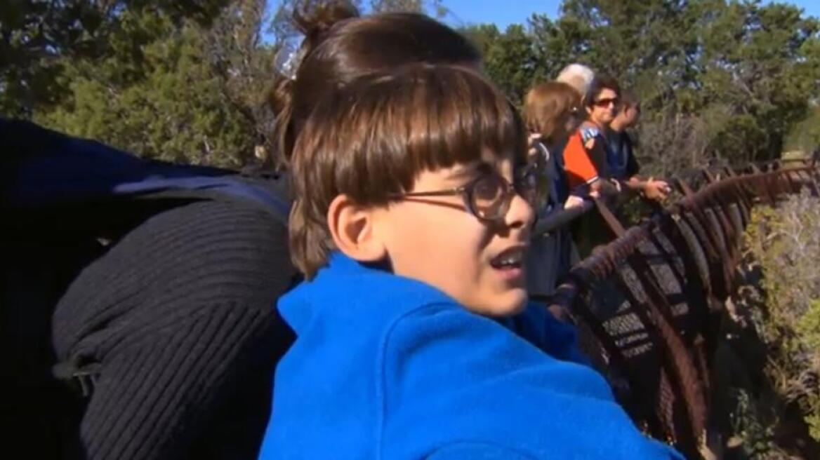 Τι θέλει να δει αγόρι εννιά ετών προτού χάσει οριστικά το φως του;