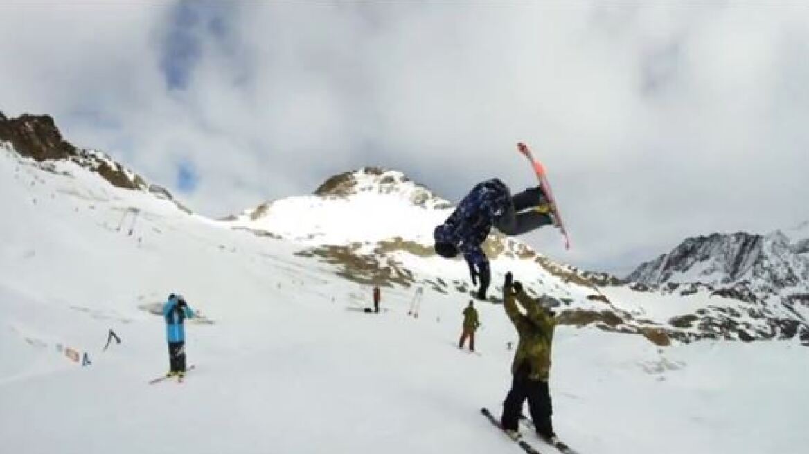 Βίντεο: Απίστευτο εναέριο ανάποδο high-five στο χιόνι