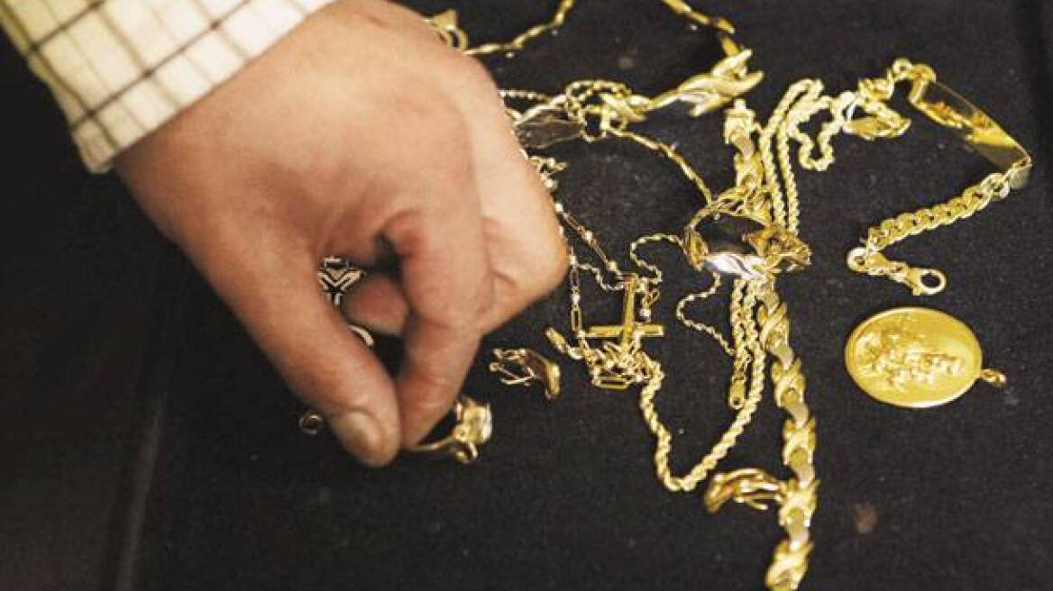 Δεν πρόλαβε να πουλήσει τα κλεμμένα κοσμήματα