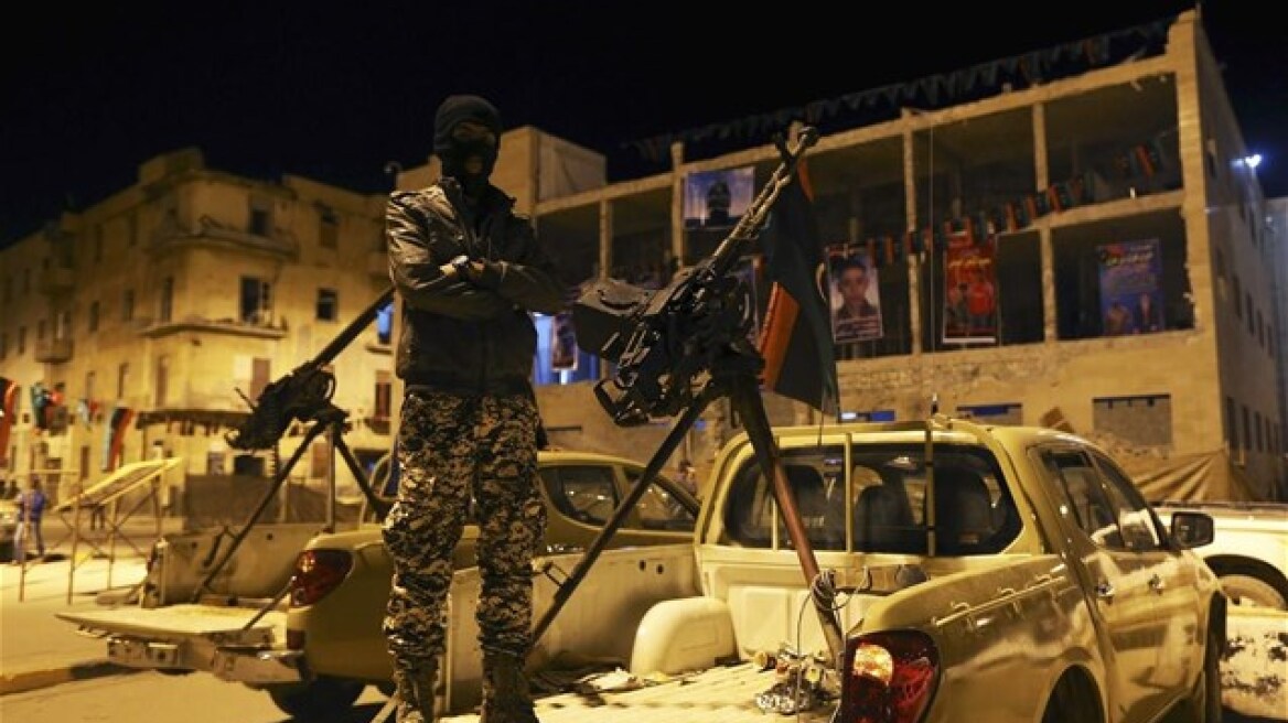 Λιβύη: Αντάρτες απειλούν με απόσχιση των ανατολικών επαρχιών της