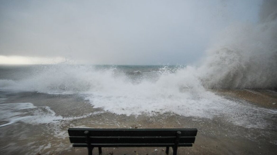 Συννεφιασμένη Κυριακή: Σε επιφυλακή για την κακοκαιρία