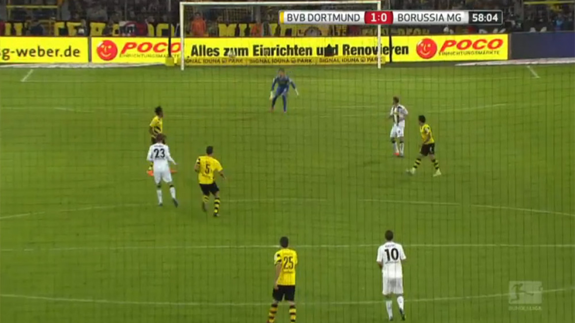 Tρομερό γκολ στη... δική του εστία!