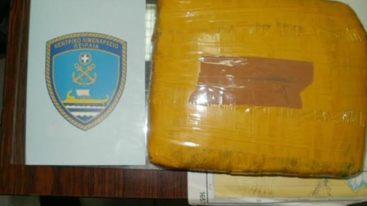 Πάρος: Νεαρή είχε στη βαλίτσα της πάνω από ένα κιλό χασίς