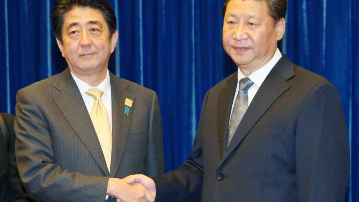 Ιστορική συνάντηση του Κινέζου προέδρου με τον Ιάπωνα πρωθυπουργό 