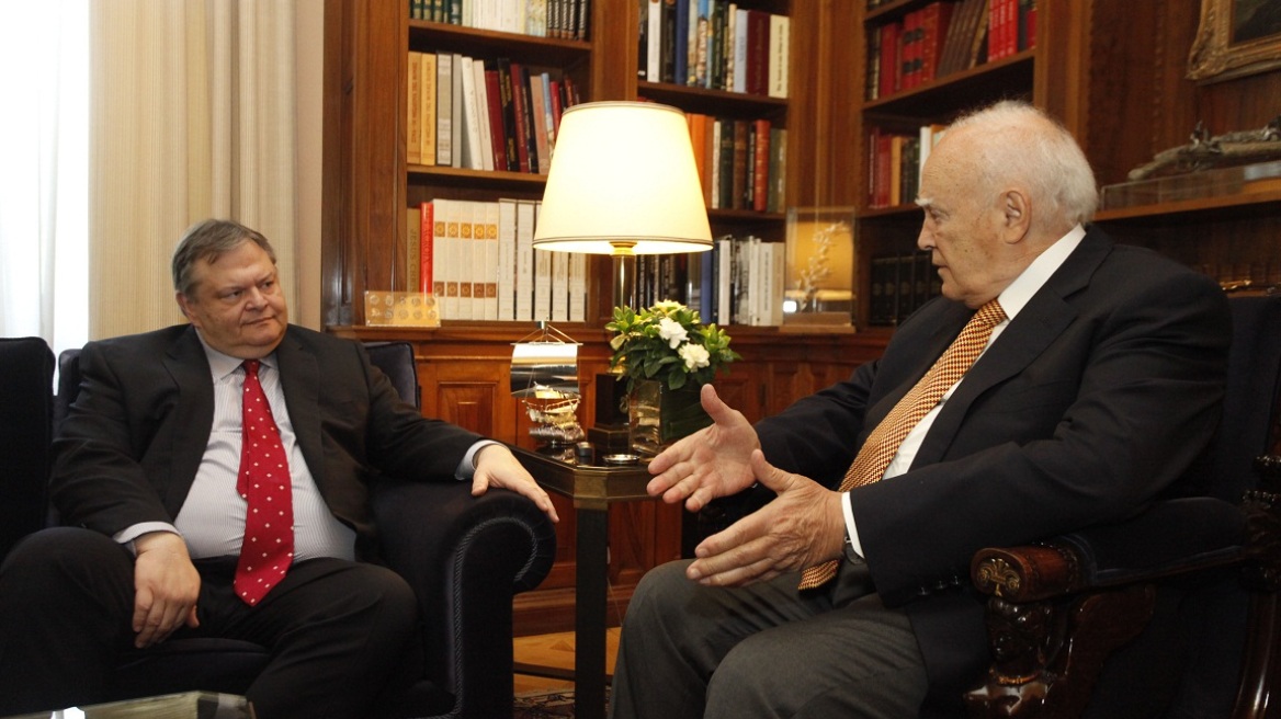 Βενιζέλος: Ενημερώνει τον Παπούλια για τα εθνικά θέματα