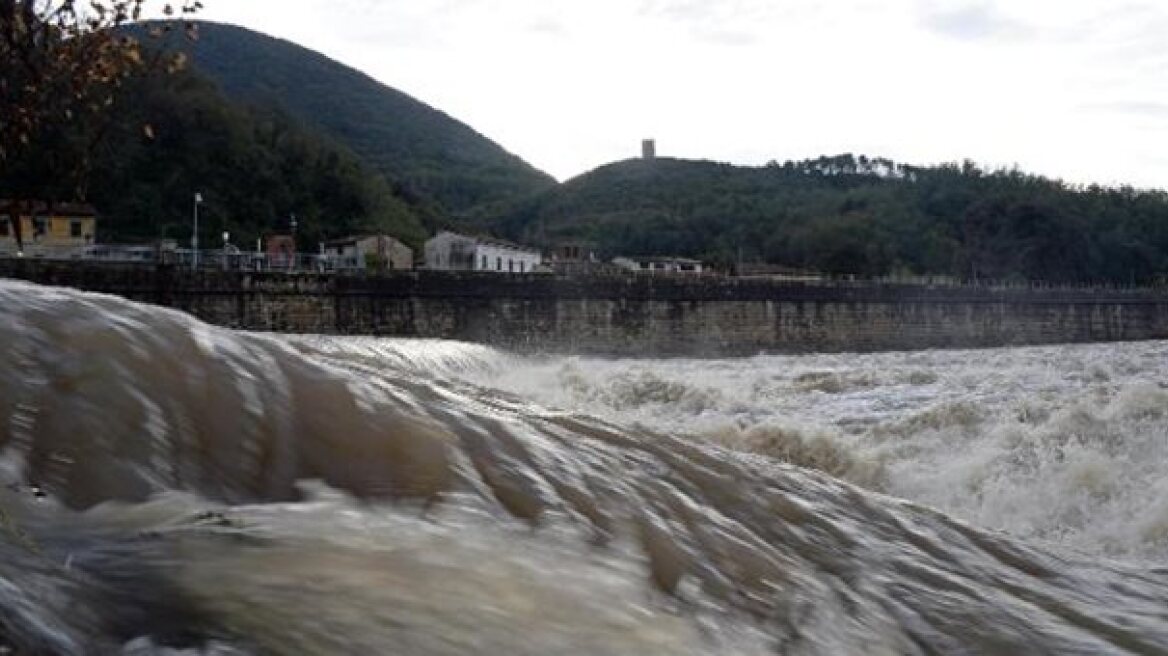 Νέο κύμα κακοκαιρίας πλήττει την Ιταλία - Δύο άτομα αγνοούνται