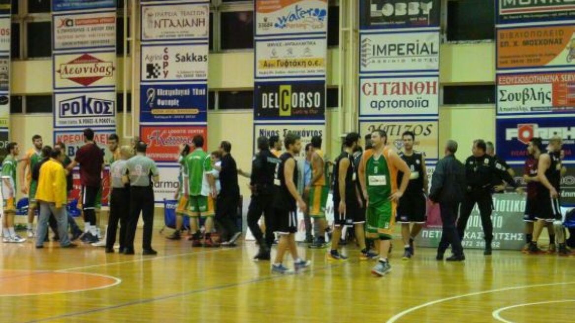 Λάτρεις του... μπάσκετ διέρρηξαν γυμναστήριο στο Αγρίνιο!