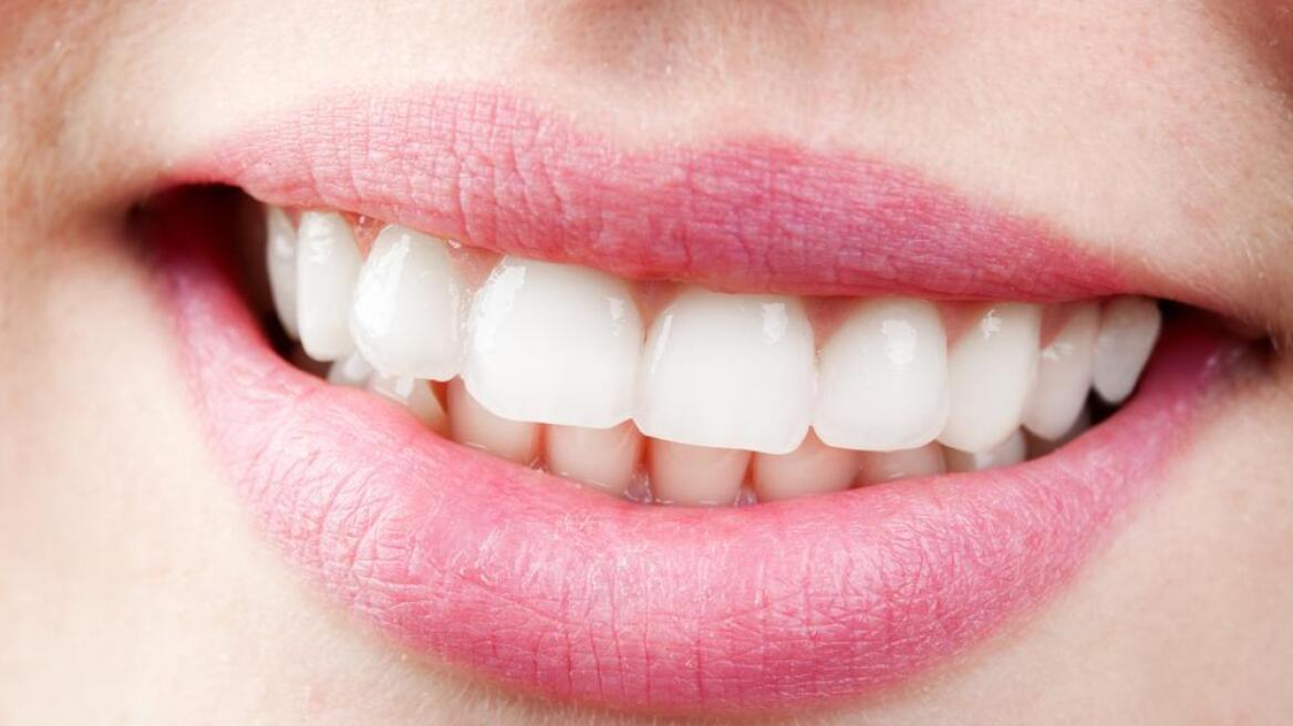 Οι φτωχοί έχουν 8 λιγότερα δόντια από τους πλούσιους!