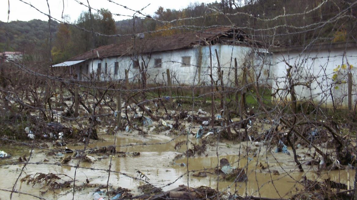 «Πνίγεται» η Αλβανία: Τρεις νεκροί από τις πλημμύρες 