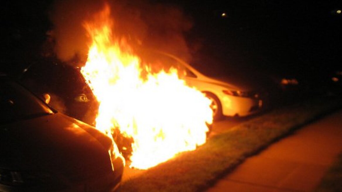 Καβάλα: Εμπρηστής προκάλεσε ζημιές σε οχήματα και σπίτια