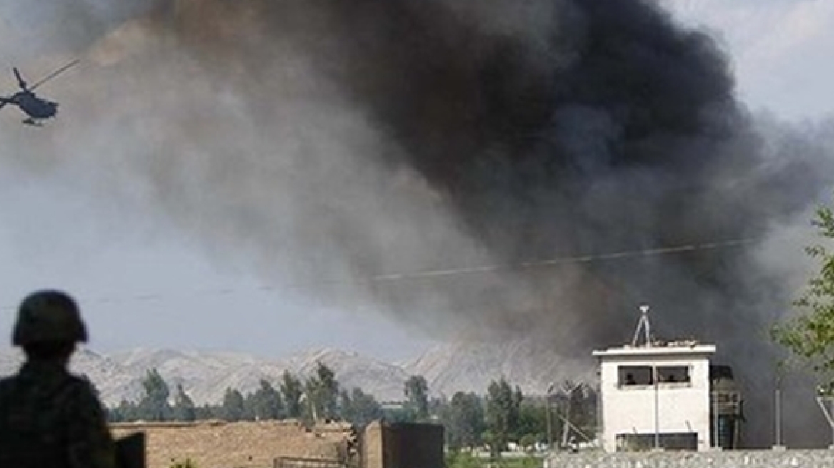 Εκρήξεις και πυρά στην Καμπούλ 