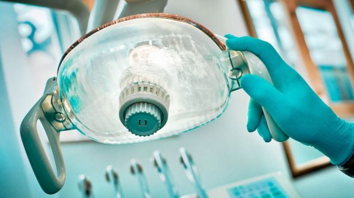 Απίστευτο: Μέσα στο στόμα επτάχρονης βρέθηκαν 202 δόντια!