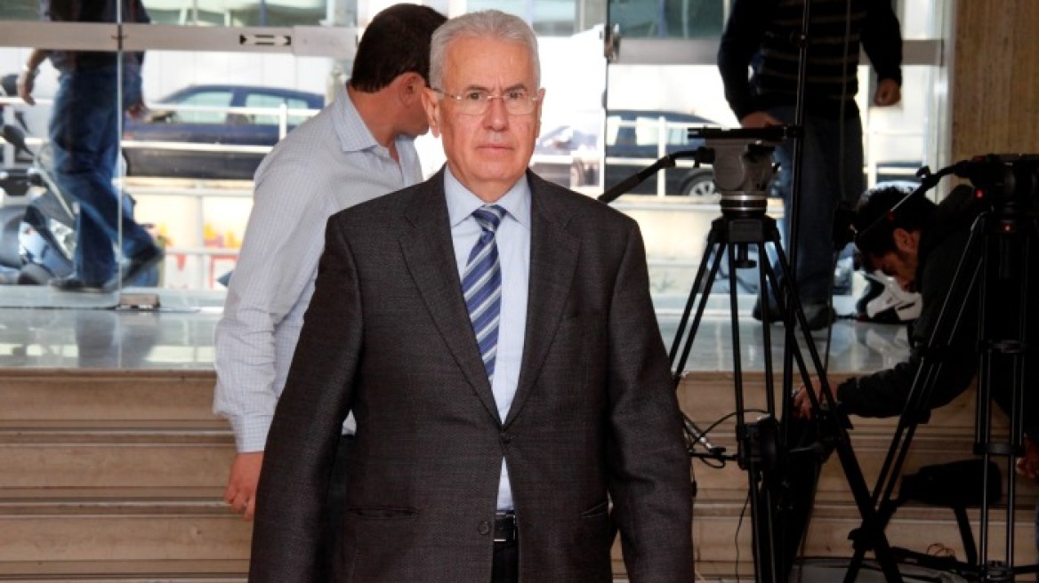 Μελάς σε Καμμένο: «Πάρε πίσω όσα είπες για βρώμικα μαξιλάρια»