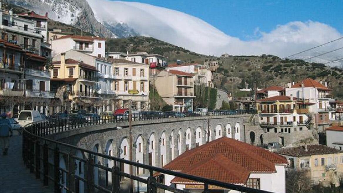 Η κρίση «έλιωσε» τα εξοχικά στην Αράχωβα