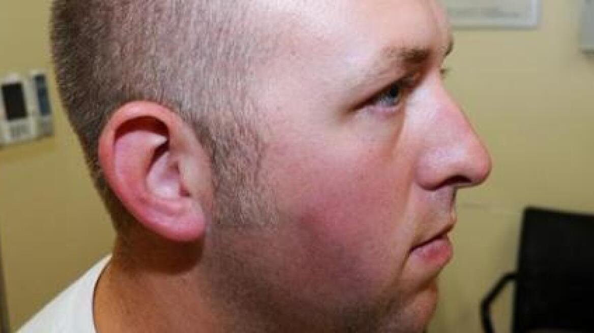 Έγκυος είναι η σύζυγος του αστυνομικού που σκότωσε τον Μάικλ Μπράουν