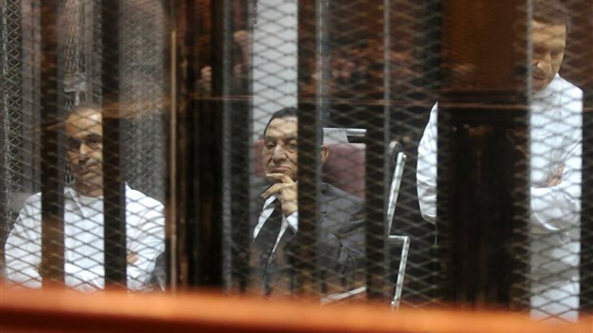 Επεισόδια μετά την απαλλαγή Μουμπάρακ στο Κάιρο   