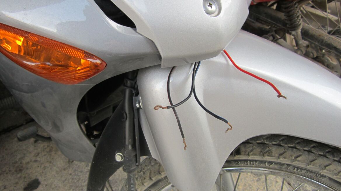 Τύρναβος: Πετούσαν στο ποτάμι τα κλεμμένα μηχανάκια