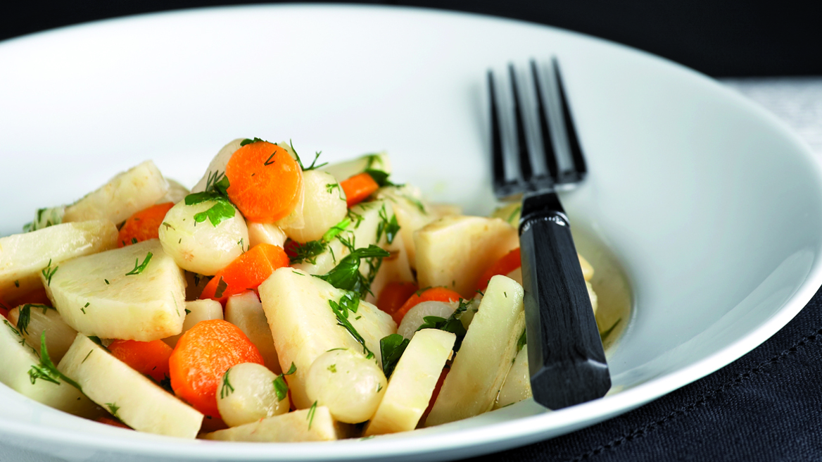 Σελινόριζα με μικρά κρεμμυδάκια αλά πολίτα