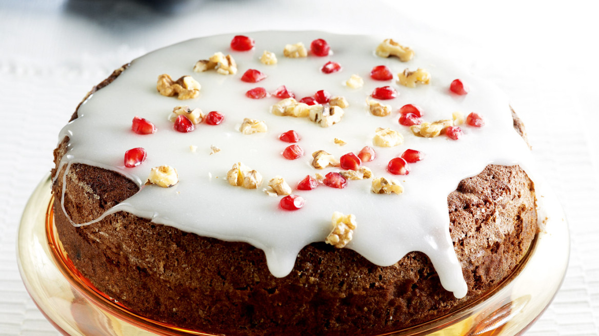 Βασιλόπιτα με καρύδια, ξερά φρούτα και μπαχαρικά