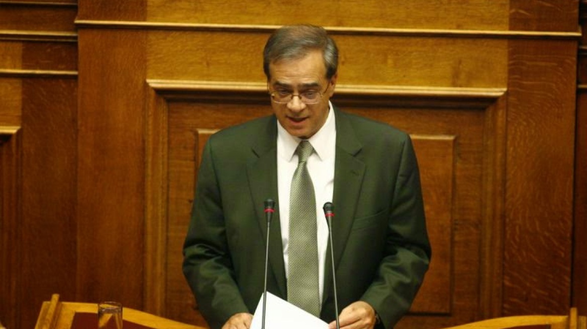 Αντιπαράθεση Χαρδούβελη-Τσακαλώτου στη συζήτηση για τον προϋπολογισμό