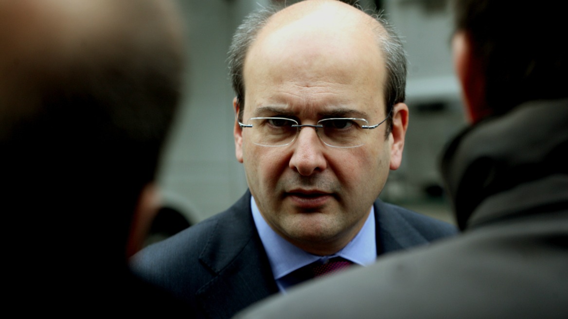 Χατζηδάκης: H έμμονη του Τσίπρα σε αποστασίες υποδηλώνει και την αγωνία του   