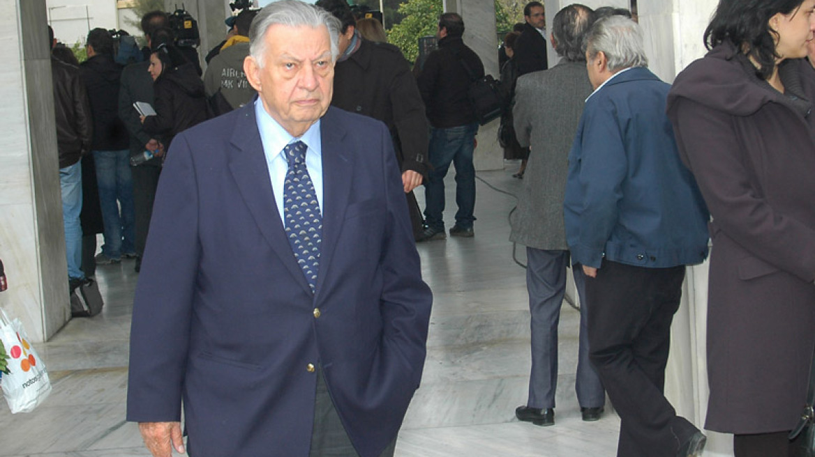 Ο Γιάννης Βαρβιτσιώτης παρουσιάζει τους «Συνταγματικούς Στοχασμούς»