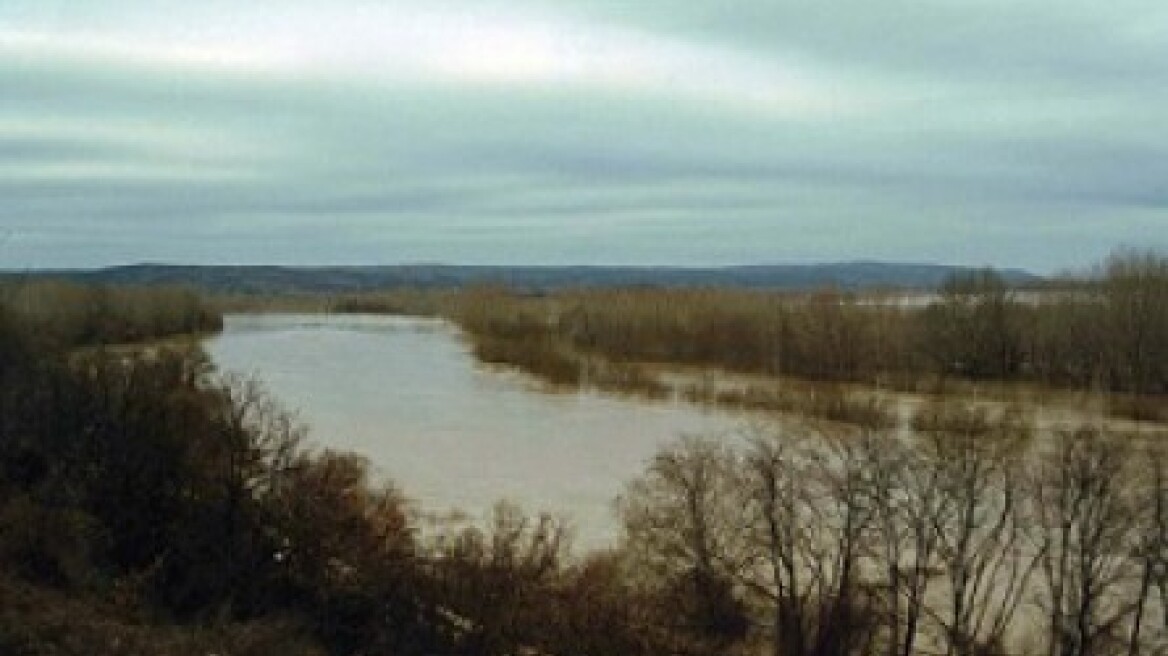 Έβρος: Παραμένει πάνω από το όριο συναγερμού η στάθμη των υδάτων