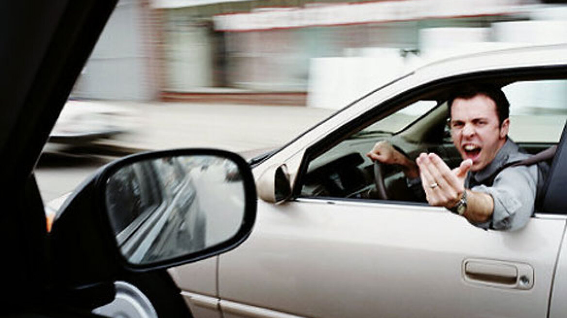 Τρεις ασυνείδητοι οδηγοί εγκατέλειψαν τα θύματά τους!