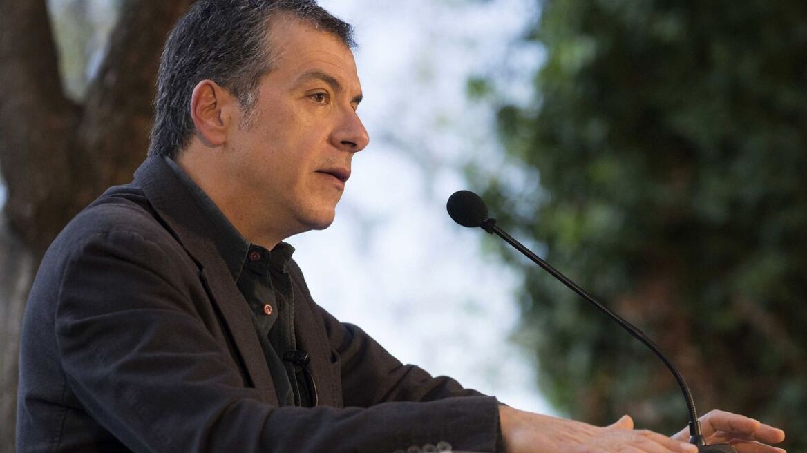 Θεοδωράκης: Τώρα θυμήθηκαν όλοι την πρόταση του Ποταμιού για «βραχιολάκια»