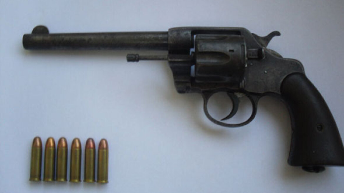 Κυκλοφορούσε οπλισμένος στη Λευκάδα