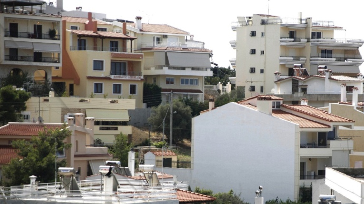 Δεύτερη παγκοσμίως η Ελλάδα ως προς την πτώση στις τιμές των κατοικιών