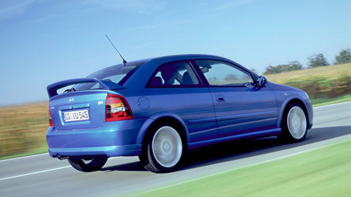 Η Opel γιορτάζει 15 χρόνια εκδόσεων OPC