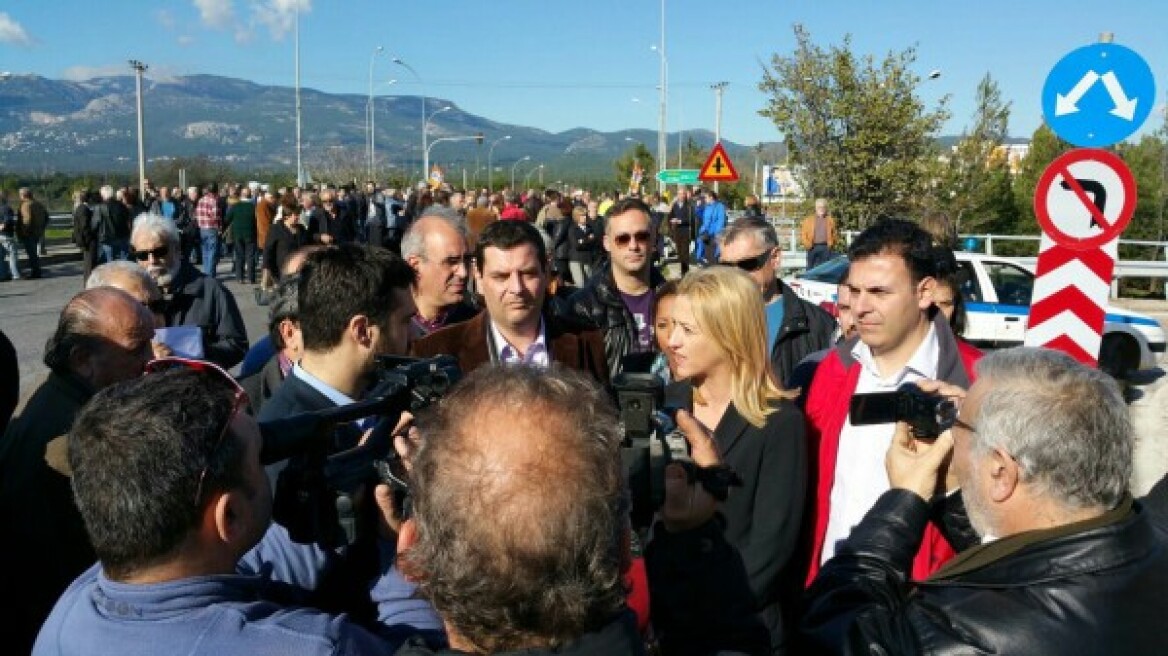 Βαρυμπόμπη: Και η Δούρου στην συγκέντρωση διαμαρτυρίας για τα διόδια 	