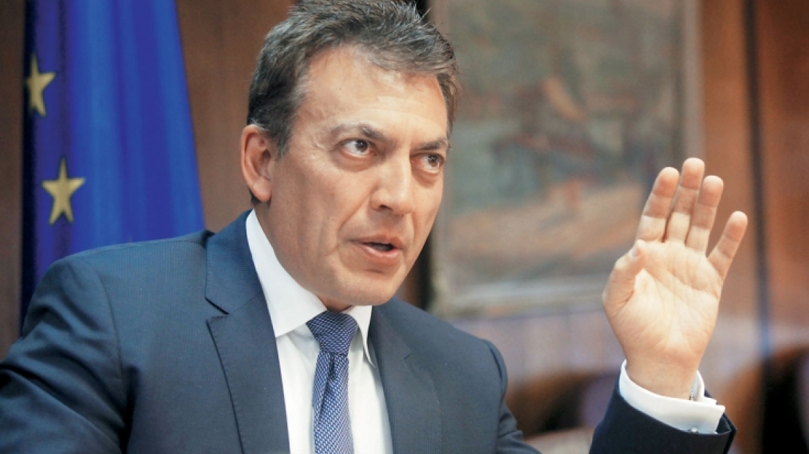 Τροπολογία Βρούτση: Μειώνονται στο μισό τα πρόστιμα για τους συνταξιούχους που εργάζονται 